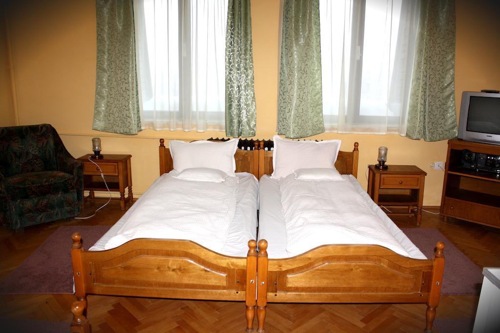 Hotel Tivoli Sovata Chambre photo
